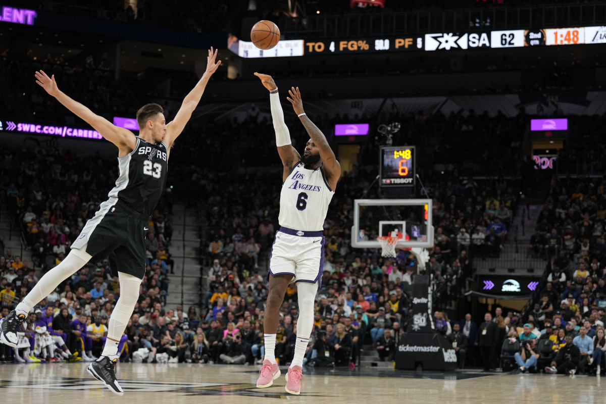LeBron James, Zach Collins
